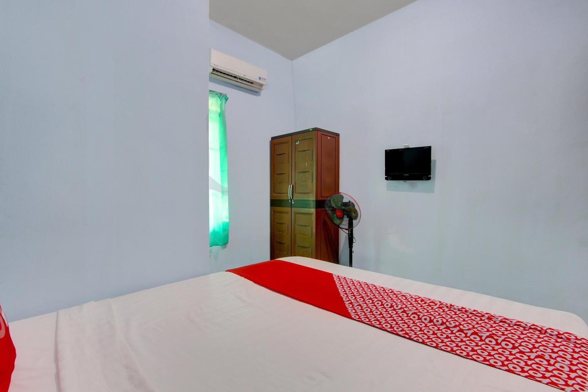 Super Oyo 93012 Griya Kencana Asri Syariah Lawean Екстериор снимка